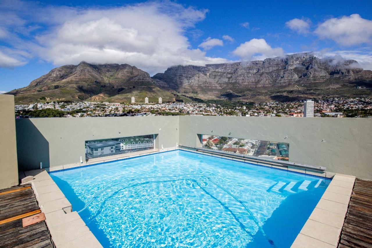 Perspectives 306 By Ctha * Cape Town